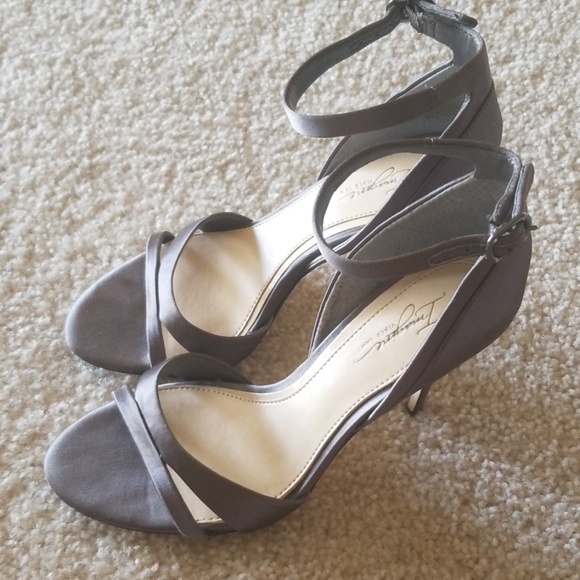 Vince Camuto storm gray heel - Picture 5 of 8